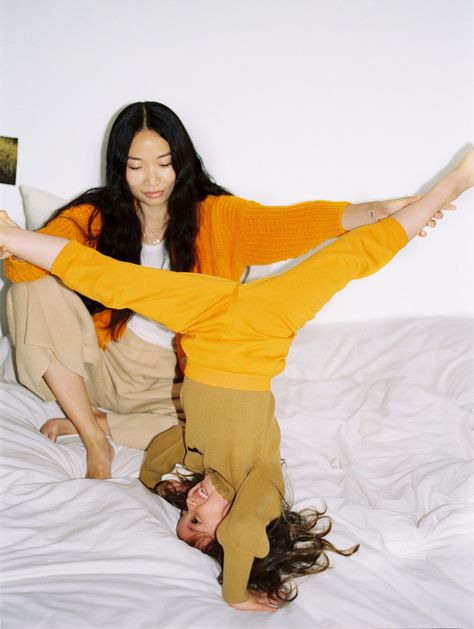 Fashion series: Harmony in family - Milk Magazine Family Fashion Editorial, Mom Editorial, Modern Family Photos, Multicultural Family, Mom Photography, Family Editorial, Asian Family, Moms Photography, Lifestyle Family Photography