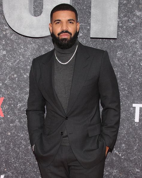 Drake wore a charcoal grey TOM FORD Shelton suit with a grey cashmere and silk turtleneck to the London premiere of ‘Top Boy’. #TOMFORD Turtle Neck Outfit Men, Turtleneck Outfit Men, Turtleneck Suit, Drake Fashion, Turtleneck Outfits, Prom Suits For Men, Turtle Neck Men, Turtleneck Outfit, Mens Turtleneck