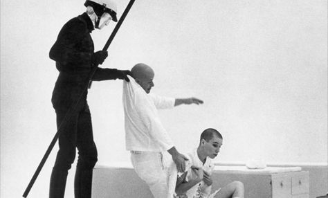 Lucas, George (1969) "THX 1138" [Película]. Thx 1138, 1970s Movies, Lucas Movie, Robert Duvall, Sci Fi Films, Film Images, Movie Shots, Science Fiction Film, George Lucas