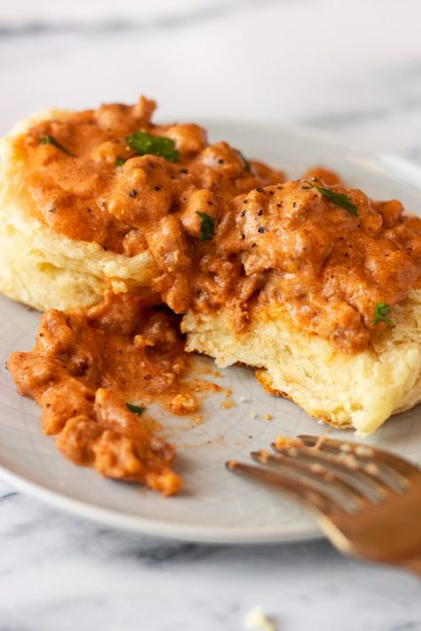 Chorizo Biscuits and Gravy — Damn, Spicy! Chorizo Biscuits, Chorizo Gravy, Spicy Gravy, Chorizo Recipes, Best Sausage, Big Breakfast, Mushroom Gravy, Sausage Gravy, Biscuits And Gravy