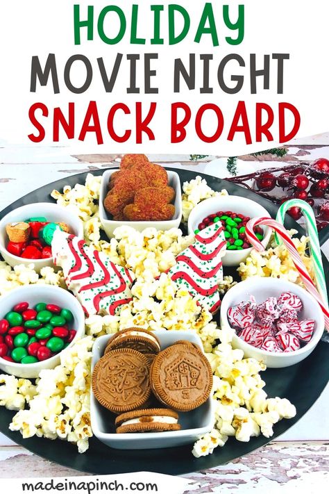 Movie Night Snacks Christmas, Christmas Snacks For Movie Night, Outdoor Christmas Movie Party, Christmas Family Movie Night Ideas, Christmas Snack Tray For Kids, Christmas Movie Night Snack Board, Christmas Movie Night Treats, Christmas Movie Treats, Movie Night Snack Table