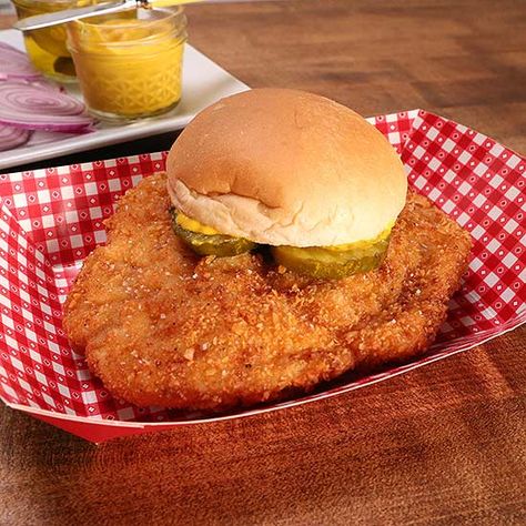 Breaded Pork Tenderloin, Tenderloin Sandwich, Fried Pork Tenderloin, Pork Sandwich Recipes, Pork Tenderloin Sandwich, Hors Doeuvres, Roast Beef Sandwich, State Fair Food, Child Nutrition