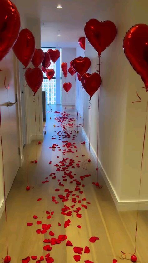 Wedding Night Room Decorations, Aesthetic Valentines Day, Valentines Day Aesthetic, Romantic Room Surprise, Romantic Valentines Day Ideas, Aesthetic Valentines, Romantic Room Decoration, Wedding Room Decorations, Birthday Room Decorations