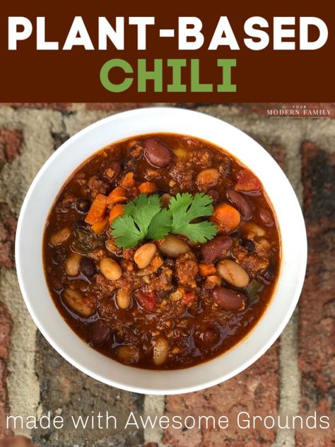 plant-based chili - the best vegan chili around! Made with Awesome Grounds that look & taste like ground beef, but are completely plant-based! #SweetEarth #ConsciousByChoice #ad @sweetearth Plant Based Chili Recipe, Healthy Vegetarian Chili, Best Vegan Chili, Vegetarian Chili Easy, Vegan Ground Beef, Healthy Vegan Diet, Meat Chili, Vegetarian Chili Recipe, Plant Based Recipes Easy