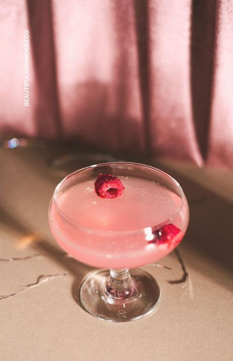 Pink mocktails are perfect for Valentines Day or a themed party. Here are 8 pink mocktail recipes that you are going to love. Each pink cocktail recipe will add sparkle and sophistsication to any celebration! They taste incredible and these pink drinks are completely non alcoholic. Rhubarb Cordial, Best Mocktails, Romantic Cocktails, Valentine Cocktails, Secret Valentine, Non Alcoholic Cocktails, Galentines Party, Pink Cocktails, Infused Vodka