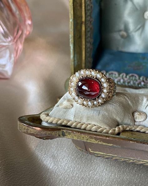 Number Jewelry, Pearl Rings Vintage, The Bling Ring, Garnet Engagement Ring, Antique Jewelry Rings, Antique Engagement Ring, Georgian Era, Antique Pendant, Garnet Jewelry