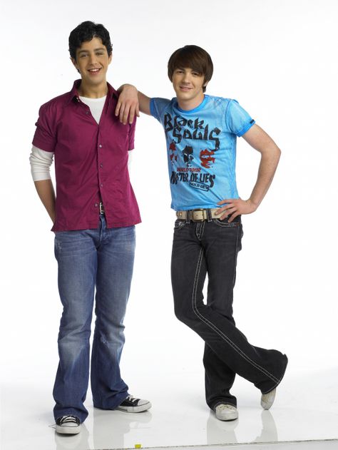 Drake and Josh! I love this show so much. I quote them all the time. Dan Schneider, Josh Peck, Hulk Character, Drake & Josh, Drake And Josh, Zoey 101, Drake Bell, But Daddy I Love Him, Daddy I Love Him