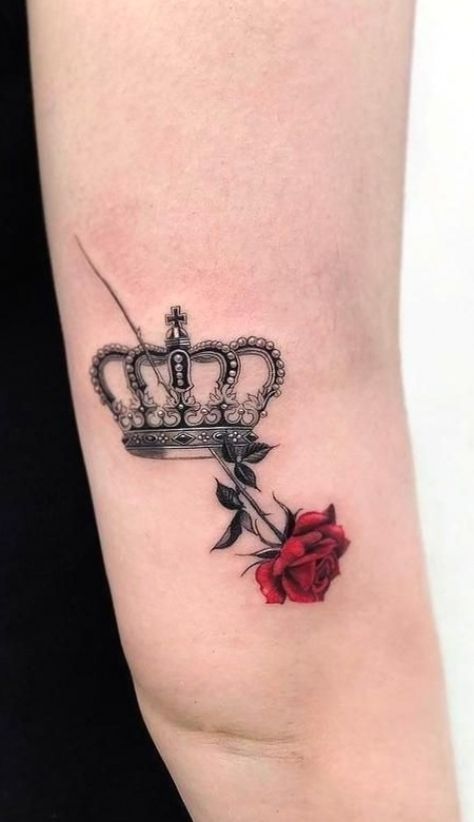 Tattoos beautiful rose & crown tattoo © tattoo artist dahong | , #RoseTattoo #rosetattoo #tattooideas #tattoos #bowtattoo Rose Crown Tattoo, 92 Tattoo, Aesthetic Crown, Crown Tattoos For Women, Crown Tattoos, Bow Tattoo Designs, Tattoos Beautiful, Rose Tattoos For Women, Crown Tattoo Design