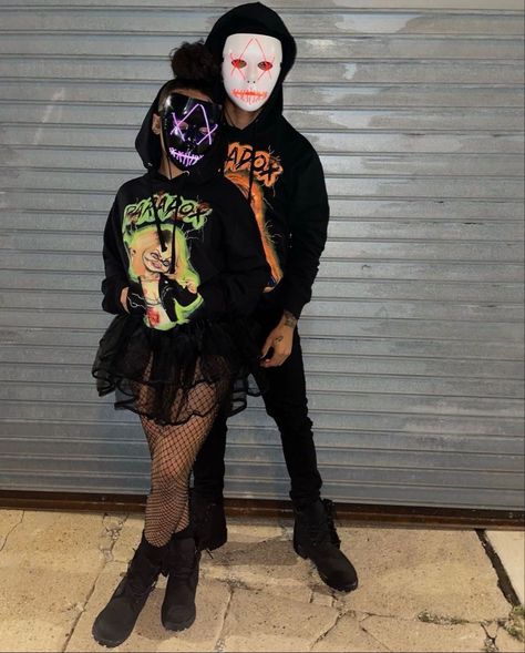 Black Couple Halloween Costumes 2023, Holloween Costume Ideas Couple Black, Couples Matching Halloween Costumes, Purgecostume Halloween Couple, Halloween Costumes Black Couples, Black Couple Halloween Costumes Relationship Goals, Halloween Costumes Couples Black People, Black Couples Halloween Costume Ideas, Couple Matching Halloween Costumes