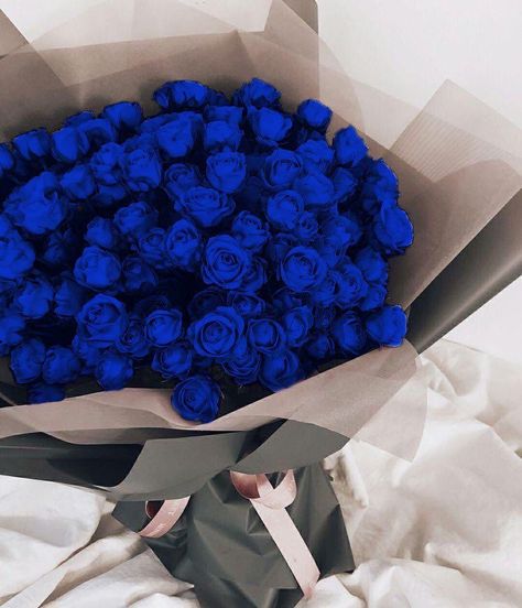 Blue Roses Wallpaper, Luxury Flower Bouquets, Boquette Flowers, Flowers Bouquet Gift, Nothing But Flowers, Flower Therapy, Beautiful Bouquet Of Flowers, Luxury Flowers, Beautiful Flowers Pictures