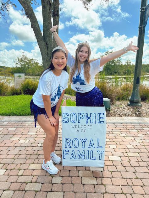 Theme-welcome to the royal family (Disney) Disney Big Little Reveal Themes, Disney Big Little Reveal, Big Little Reveal Themes, Big Little Basket, Big Lil, Sorority Big Little, Big Little Reveal, Delta Gamma, Big Ideas