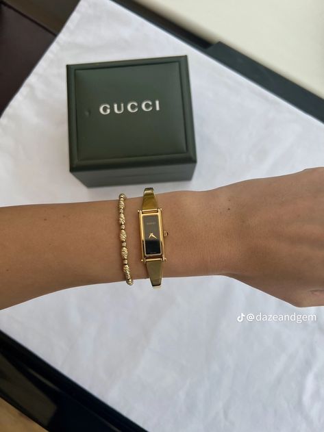 Gucci Watch Women, Luxury Watch Collection, Luxury Watches For Women, Men's Luxury Watches, Rare Watches, Watch Photography, Omega Watch Vintage, Timeless Watches, Vintage Watches Women