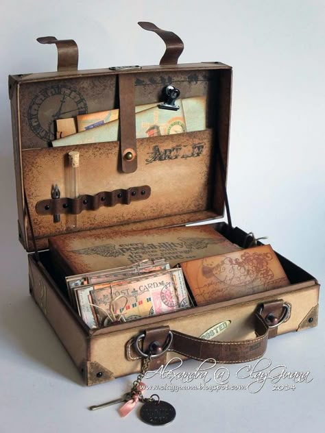 *ClayGuana: Vintage Suitcase with ATC cards, a matchbox and a mini album - amazing project with tutorial! Mini Albümler, Boxes Ideas, Anniversaire Harry Potter, Box Crafts, Old Suitcases, Vintage Suitcases, Scrap Album, Altered Boxes, Atc Cards