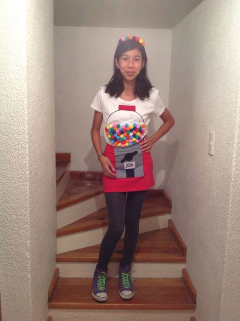 Gumball machine costume...adorable! Easy Homemade Halloween Costumes, Gumball Machine Costume, Halloween Costumes Kids Homemade, Best Diy Halloween Costumes, Halloween Outdoor Decoration, Candy Costumes, Baby Kostüm