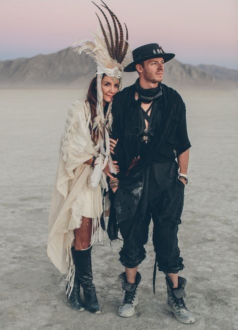 Estilo Burning Man, Burning Man Wedding, Africa Burn, Men Festival Outfit, Winter Rave, Afrika Burn, Burning Men, Festival Outfits Men, Festival Attire