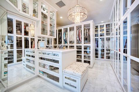 Portas de vidro TRANSPARENTE A Walk In Closet, Amazing Closets, Walking Closet, Dream Closet Design, Beautiful Closets, Walk In Closet Design, Dream Closets, Closet Goals, Master Closet