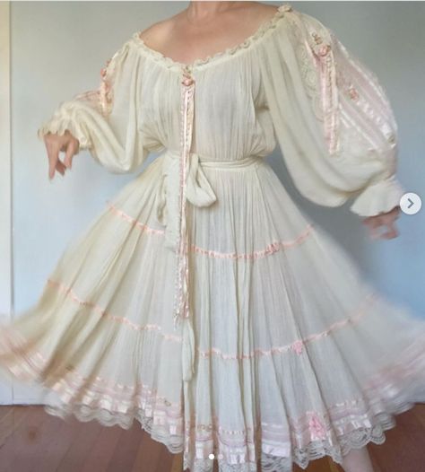 Dress Pic, Fairytale Dress, Peasant Dress, Looks Style, Looks Vintage, Catsuit, Fancy Dresses, Costume Design, Dream Dress