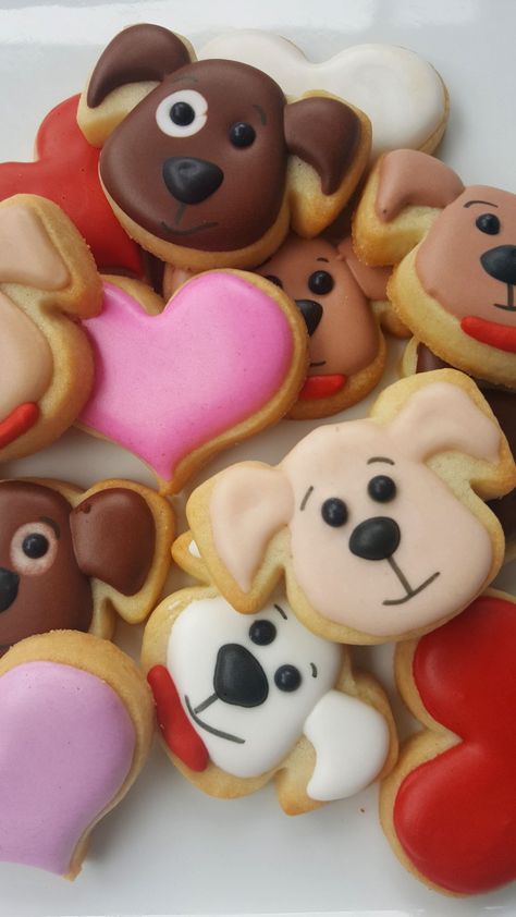 Decorated Sugar Cookies Veterinary Cookies Decorated, Puppy Dog Cookies Decorated, Dog Cookies Royal Icing, Dog Cookie Decorating, Puppy Decorated Cookies, Iced Dog Cookies, Golden Retriever Cookies Decorated, Dog Decorated Cookies, Puppy Cookies Decorated