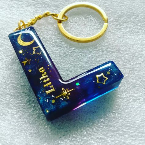 Galaxy theme Galaxy Resin Keychain, Galaxy Keychain, Epoxy Crafts, Birthday Cake With Flowers, Resin Products, Galaxy Theme, Resin Keychain, Diy Resin Crafts, Resin Charms