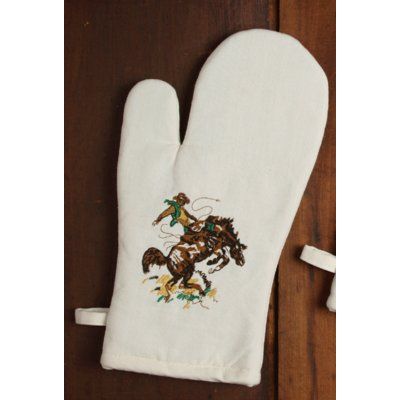 West Creation Western Bronco Oven Mitt Ranch Brands, Western Table, Western Dinnerware, Western Kitchen Decor, Western Kitchen, Vhc Brands, French Stripes, Western Homes, Kitchen Dinnerware