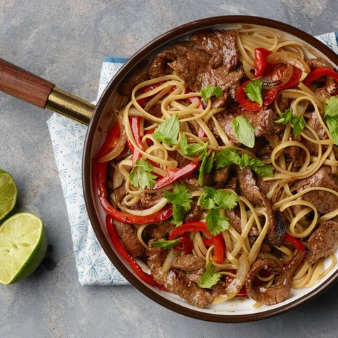 Thai Beef, Pioneer Woman Recipes, Ree Drummond, Peppers Recipes, Beef Dishes, Asian Dishes, Pioneer Woman, Stuffed Hot Peppers, Food Network