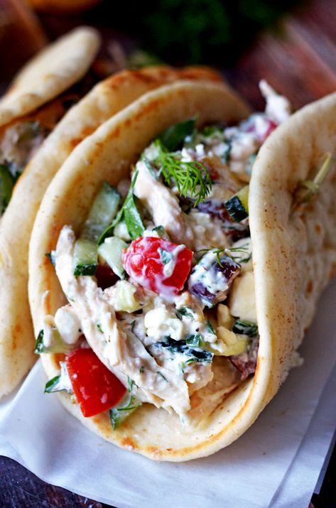 Tzatziki Chicken Salad, Tzatziki Chicken, Greek Tzatziki, Cheesecake Dip, Summer Eating, Summer Salad, Mediterranean Diet Recipes, Diet Keto, Summer Dinner