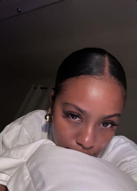 Justine Skye Cornrows, Justine Skye Brown Hair, Justine Skye Makeup Looks, Justine Skye No Makeup, Justine Skye Outfits, Justine Skye Friends, Justine Skye, Dark Skin Beauty, Glowy Skin