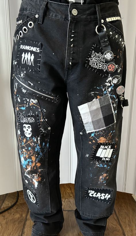 Jean Patches Ideas Punk, Diy Punk Pants, Patch Pants Diy, Crust Pants Ideas, Crust Pants Punk, Patch Pants Ideas, Punk Patches Diy Ideas, Punk Pants Diy, Crust Pants Patch Ideas