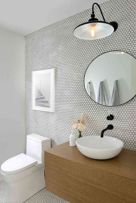 Penny Tiles Bathroom, Hexagon Tile Bathroom, Small Bathroom Tile Ideas, White Hexagon Tiles, Small Bathroom Tiles, Black Floor Tiles, Penny Tile, Shower Tile Designs, Bathroom Backsplash