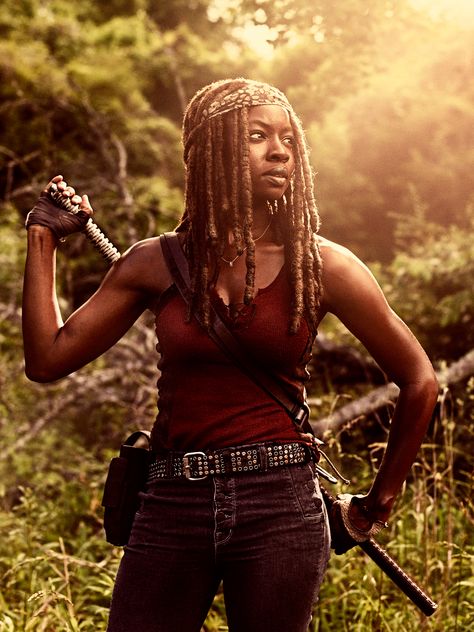 Danai Gurira as Michonne Michonne Walking Dead, Carl The Walking Dead, Walking Dead Characters, Rick And Michonne, Danai Gurira, Circus Characters, Meme Comics, Lauren Cohan, E Cards