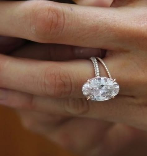 Bailey Bieber Engagement Ring, Blake Lively Wedding Ring, Large Solitaire Engagement Ring, Blake Lively Ring Engagement, Large Round Engagement Ring, Large Oval Engagement Ring, Blake Lively Ring, Blake Lively Engagement Ring, Dream Wedding Ring