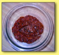 Vietnamese Sauce, Chili Garlic Paste, Savory Bites, Asian Noodles, Vietnamese Cuisine, Chili Paste, Vietnamese Food, Garlic Paste, Vietnamese Recipes