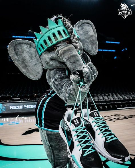 The only elephant we will be taking fashion advice from. PERIOD. 🔥

Ellie the Elephant designed a New York Liberty themed Sabrina 2 shoes.

🎥: @nyliberty • Posted 2024-09-21T17:01:40.000Z • Via @onherturf Ellie The Elephant, New York Liberty, Women's Sports, Elephant Design, Hot Shoes, Shoe Game, Fashion Advice, Sports Women, Period