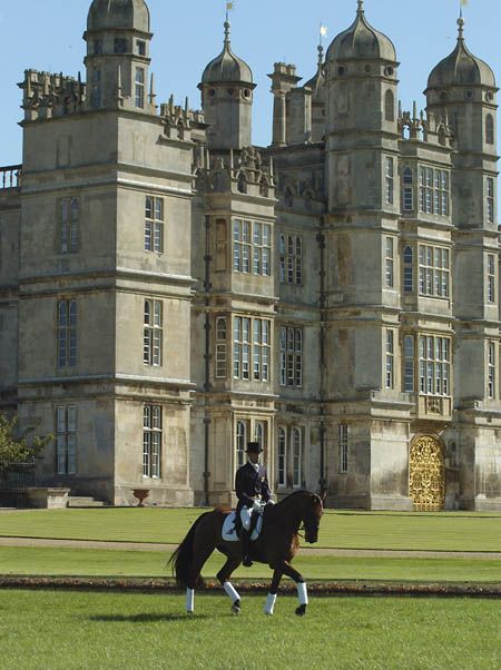 Andrew Hoy in front of Burghley House, Stamford, Lincolnshire, England Old Money House, Horse Trials, English Manor, Chateau France, Horses For Sale, Future Lifestyle, A Castle, Dream Lifestyle, Old Money Aesthetic