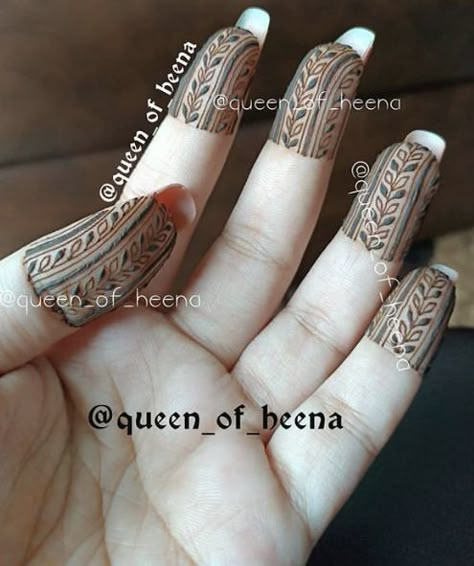 Finger Tips Mehendi Designs Simple, Finger Tips Mehendi Designs, Finger Tips Mehndi, Pakistani Mehndi Designs Unique Beautiful, Fingers Mehndi, Pakistani Mehndi Designs, Finger Design, Legs Mehndi Design, Mehndi Designs Bridal Hands