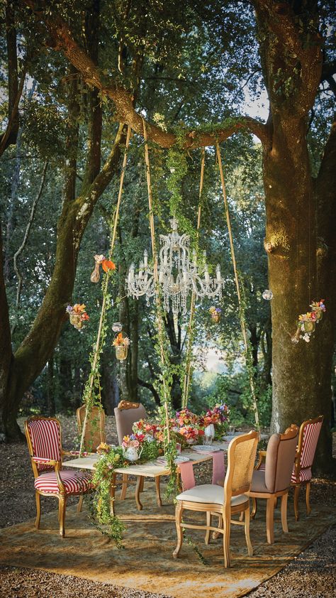 Enter the world of fairytales with an enchanted picnic in the heart of Tuscany's ancient forest. In a secluded glade, be surrounded by hundreds of twinkling lights as you savour a delicious feast of the finest Tuscan produce. Italy Restaurant, Stunning Wedding Venues, Wedding Magazine, Fairytale Wedding, Beautiful Table, Dining Experiences, Hotels And Resorts, Secret Garden, Event Decor