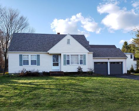 Modernizing a Traditional Cape Cod-Style Home - This Old House Two Story Cape Cod House Plans, Cape Curb Appeal, Cape Cod Landscaping Front Yards, House With Front Porch, Cape Cod House Interior, Cape Cod House Exterior, Color Projects, Cape Style Homes, White Siding