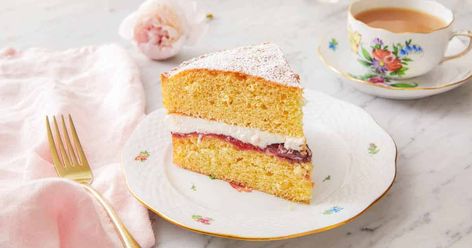 Victoria Sponge Cake - Preppy Kitchen Victoria Sponge Cake Recipe, Sponge Cake Recipe, Victoria Sponge Cake, Preppy Kitchen, King Food, Cake Name, Leftover Cake, Sponge Cake Recipes, Victoria Sponge