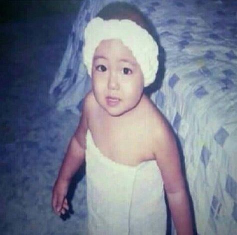 Bts Predebut, Childhood Pictures, V Bts Wallpaper, Childhood Photos, Taehyung Photoshoot, Kim Taehyung Funny, Kim Taehyung Wallpaper, Bts Chibi, Bts Lockscreen