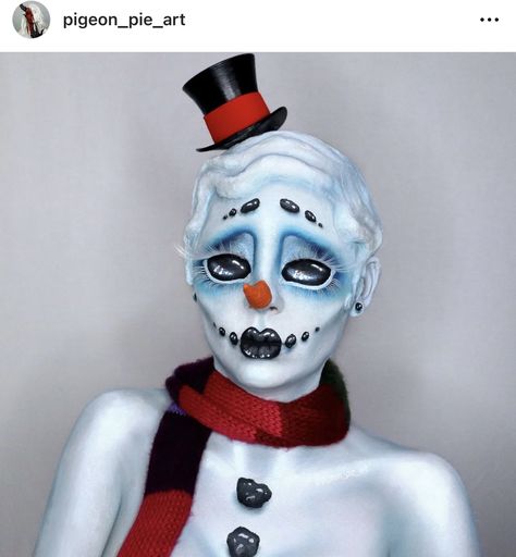 Snowman Makeup Looks, Scary Snowman Makeup, Christmas Clown Makeup, Snowman Makeup, Creepy Christmas Makeup, Creative Christmas Makeup Ideas, Winter Fantasy Makeup, Snow Face Paint, Christmas Sfx Makeup Ideas