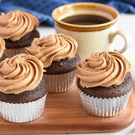 Coffee Frosting Recipe Crisco Frosting, Coffee Frosting Recipe, Coffee Frosting, Coffee Icing, Mocha Frosting, Vegetable Shortening, Cake Frosting Recipe, Baking Goods, Baking Recipe