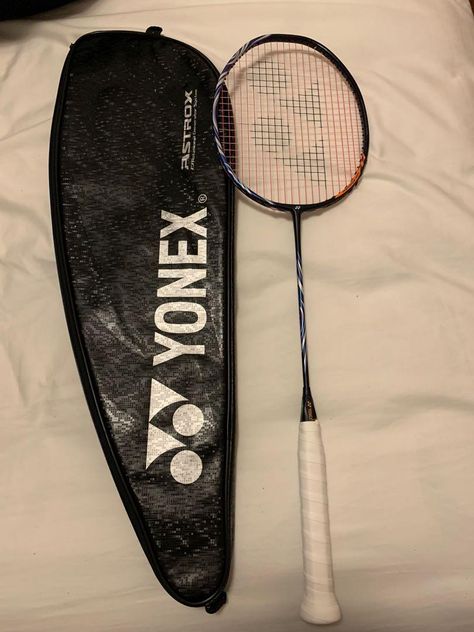 Badminton Shuttlecock Aesthetic, Yonex Badminton Racket Aesthetic, Badminton Aesthetic, Yonex Badminton Bag, Badminton Pictures, Yonex Badminton Racket, Badminton Bag, Badminton Sport, Handbag Essentials