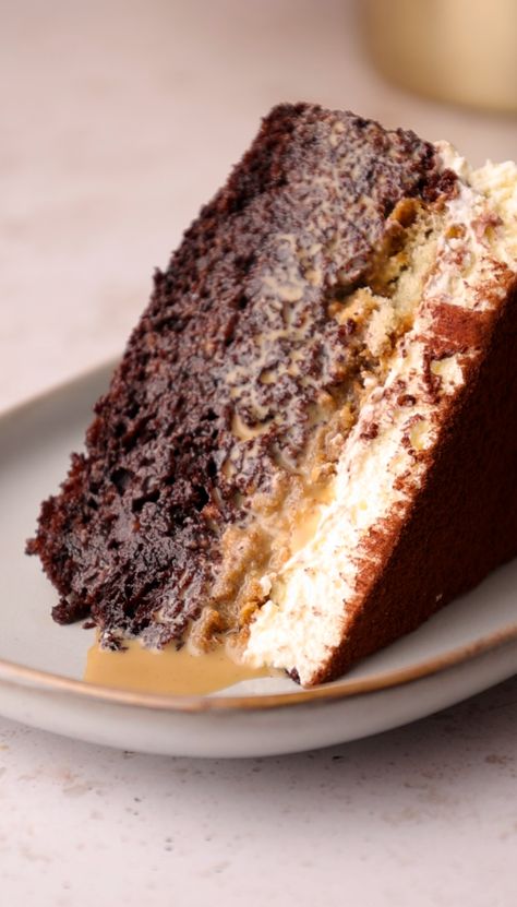 Tres Leches Layer Cake, Mocha Tres Leches, Tiramisu Aesthetic, Best Cake Flavours, Tiramisu Chocolate, Boozy Recipes, Tiramisu Cake Recipe, Slab Cake, Chocolate Fantasy