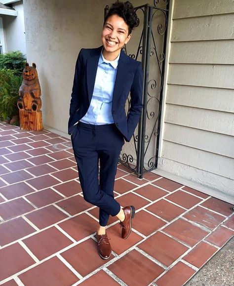 The Suited Lady (@in_her_suit) on Instagram Tomboy Wedding Outfit, Tomboy Formal Outfits, Androgynous Fashion Women, Mode Queer, Tomboy Stil, Style Androgyne, Butch Fashion, Women Suits Wedding, Boyish Style