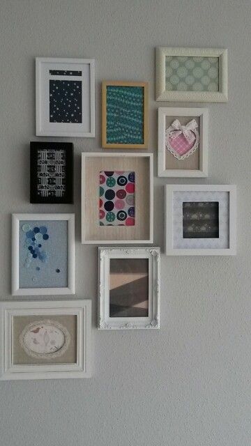 DIY Wall decor - mini art gallery Mini Frames Diy, Mini Art Gallery, Mini Photo Frames, Wall Inspiration, Gallery Wall Inspiration, Miniature Rooms, Walls Room, Aesthetic Wall, Diy Room