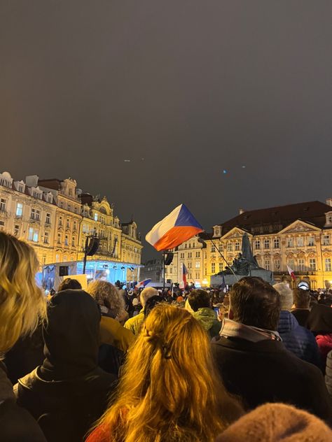 #demonstration #prague #flag #oldtownsqare #czechia Czechia Aesthetic, Czech Culture, Czech Republic Flag, Brno, 2025 Vision, Prague, Czech Republic, Trip Planning, Cute Pictures