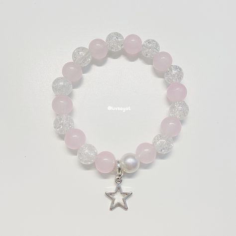 Cute Bracelet Ideas Pink, Bracelet Ideas With Glass Beads, Bracelet Ideas Coquette, Coquette Beaded Bracelet, White Bracelet Ideas, Handmade Bracelets Ideas Beads, White Bracelet Beads, Pulseras Coquette, Glass Beaded Bracelets Ideas