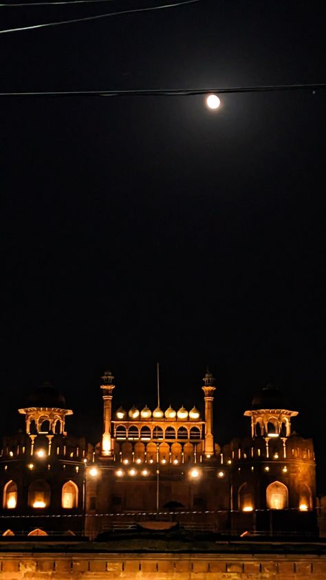 lal quila (red fort, old delhi) Red Fort Delhi, Old Delhi, Iphone Wallpaper Stills, Red Fort, Cute Couple Drawings, City Wallpaper, Couple Drawings, Travel Aesthetic, Camera Roll