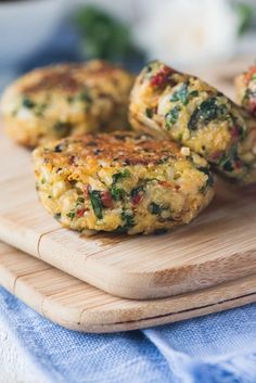 Italian Quinoa Protein Patties – Eat Smart Protein Patties, Italian Quinoa, Sprouted Recipes, Quinoa Protein, Quinoa Recipes, How To Cook Quinoa, Veggie Dishes, High Protein Recipes, Base Foods