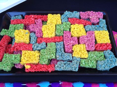 Tetris rice Krispy treats Decades Food Ideas, Twist And Turns Vbs Snacks, Tetris Birthday Party, Retro Game Night Party Ideas, Tetris Birthday Party Decorations, Video Game Rice Krispie Treats, Tetris Party, Arcade Birthday Theme, Twist And Turns Vbs 2023 Snacks